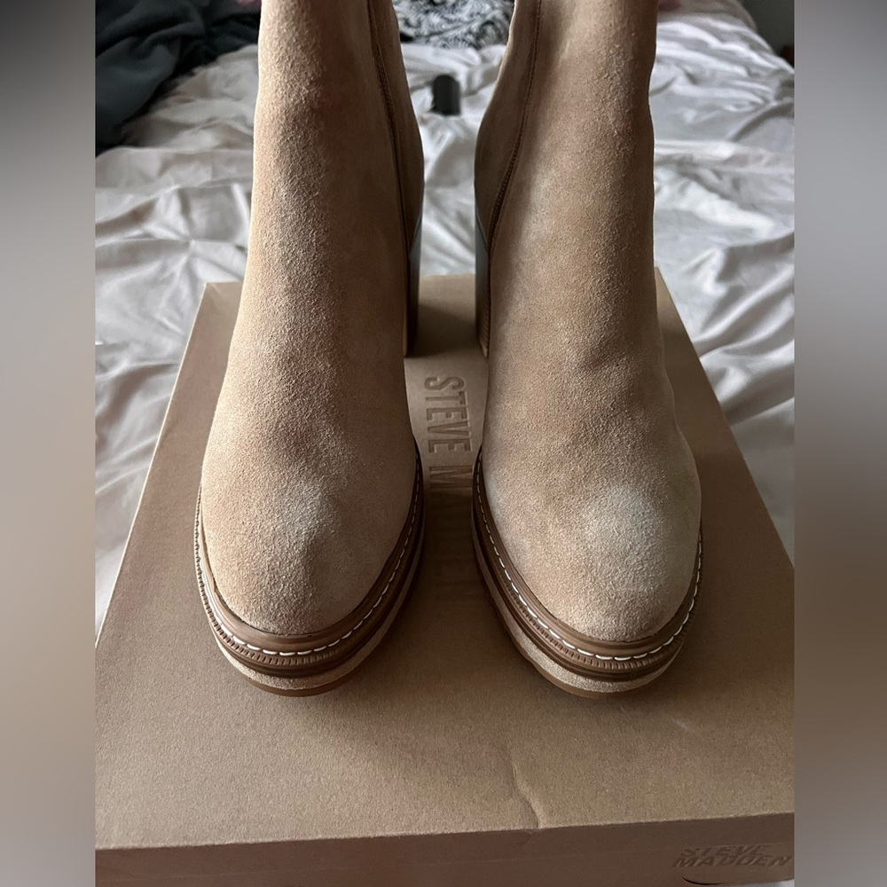 Steve Madden tan suede platform boot ~ Shaniya